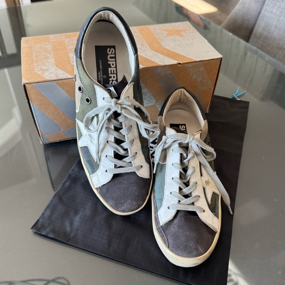 GOLDEN GOOSE CAMO SUPERSTAR SNEAKERS
CAMO
SIZE 38
Original $495
Amazing find